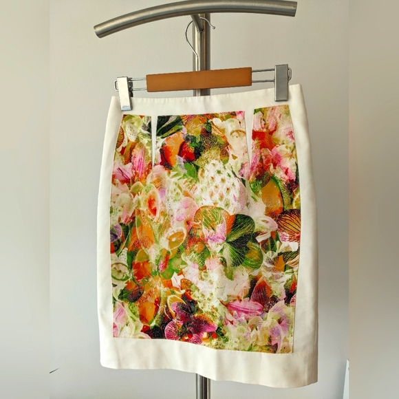 Club Monaco Mini Skirt - Picture 1 of 4